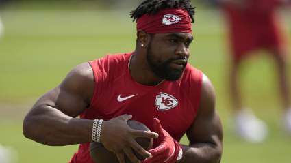 Chiefs Star Honors the Armed Forces With Tribute to Parents & Veterans