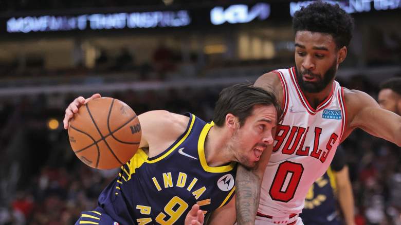Coby White TJ McConnell Bulls-Pacers