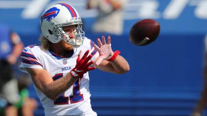 Bills WRs Saw Very Different Standard Than Aaron Rodgers on Protocol: Report