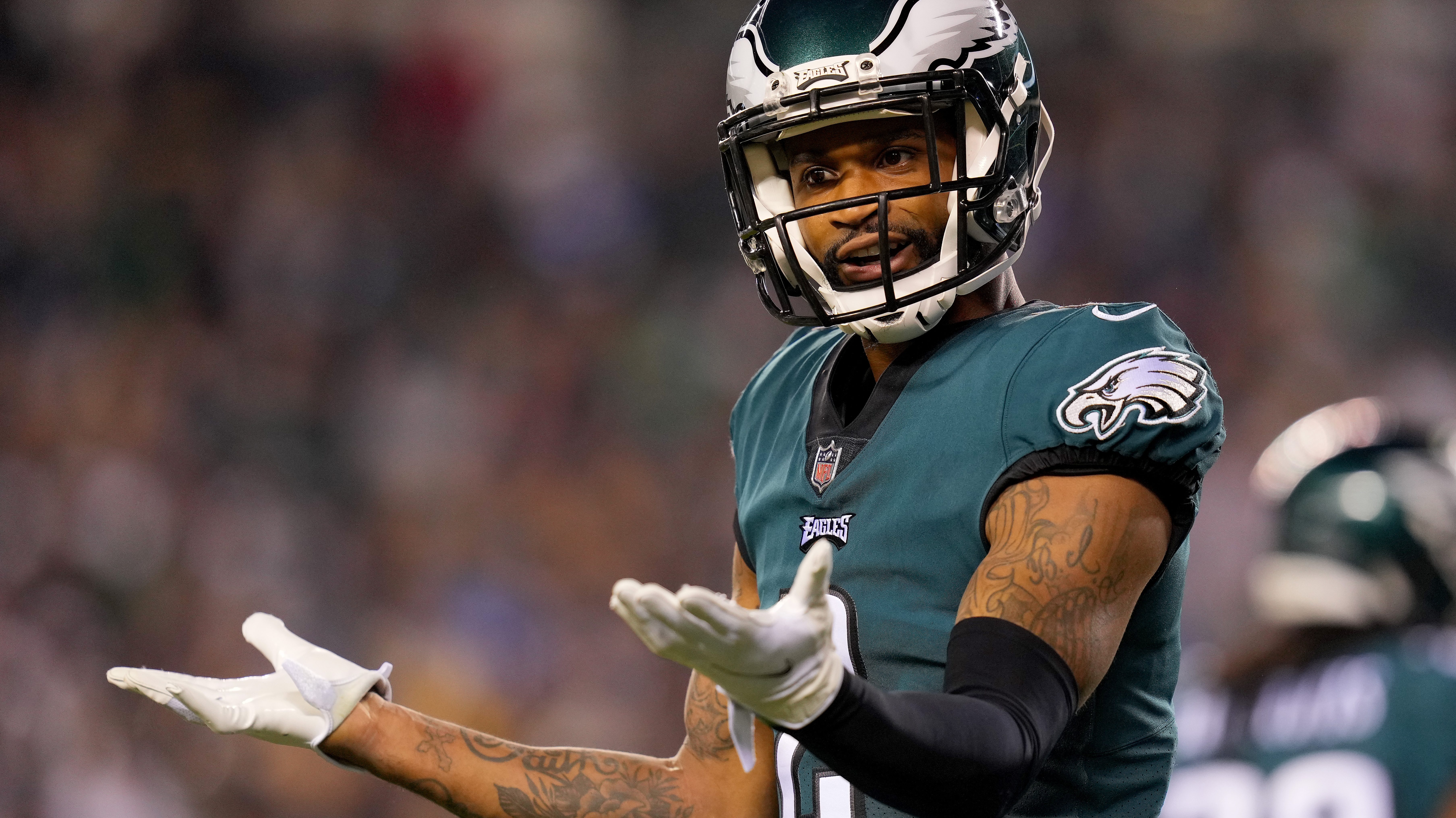 Eagles' Darius Slay has skeptical reaction to Cowboys trade rumors