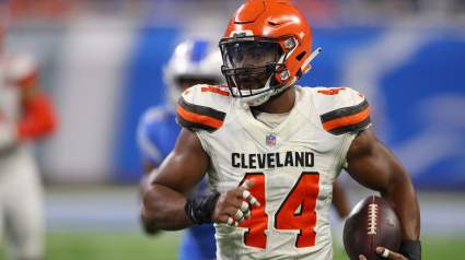 Packers Sign Former Browns 2nd-Round OLB, Release Young RB