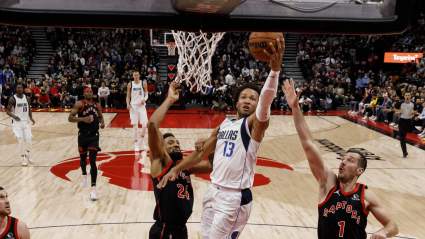 Mavericks GM Dodges Contract Issue on Budding Free-Agent Star