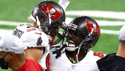 Bucs Give Grim Updates on Antonio Brown, Rob Gronkowski’s Injury Status