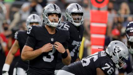 Raiders Surprisingly Release Veteran Quarterback: Report