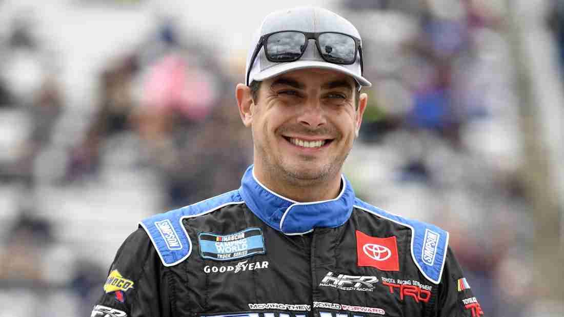 Stewart Friesen Delivers Thanksgiving Turkeys