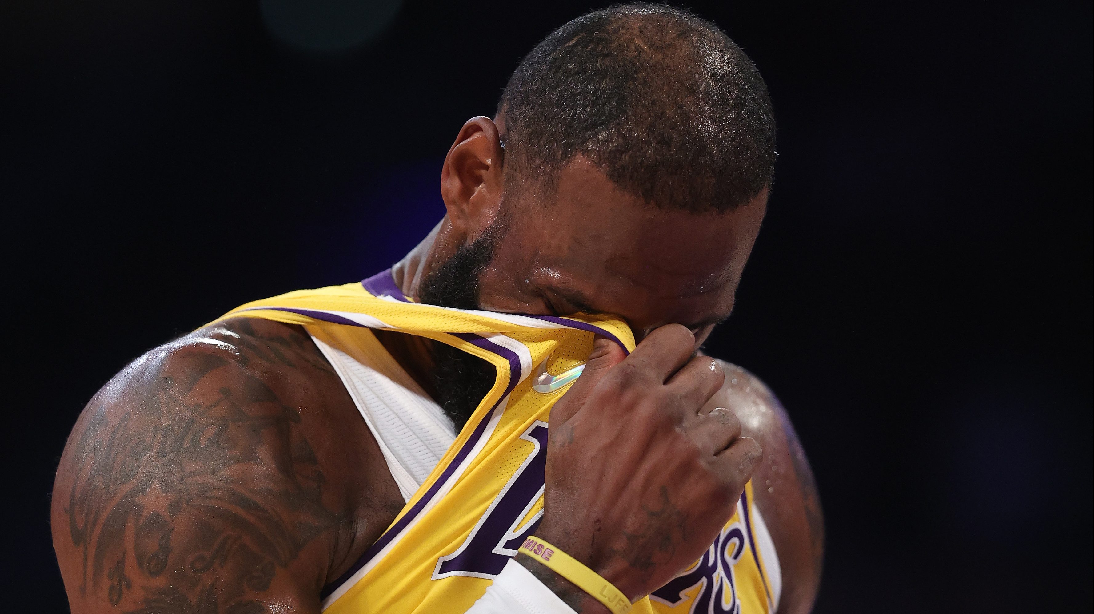 Lakers Concerned Over LeBron James' Latest Injury