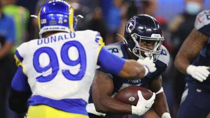 Twitter Reacts to ‘Awful’ Penalty on Rams DL Aaron Donald