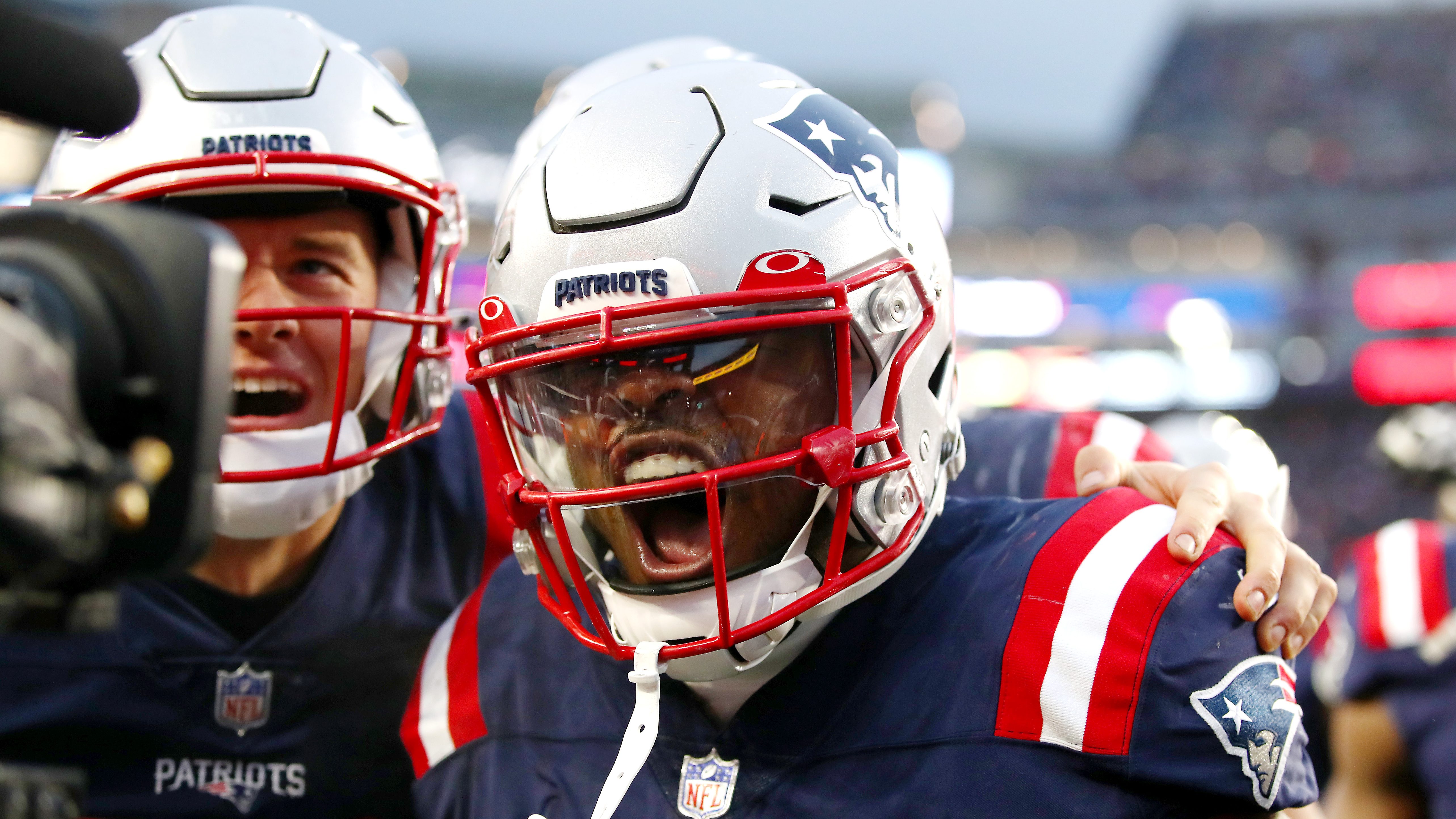 Twitter Reacts To Patriots 36-13 Rout Over The Titans