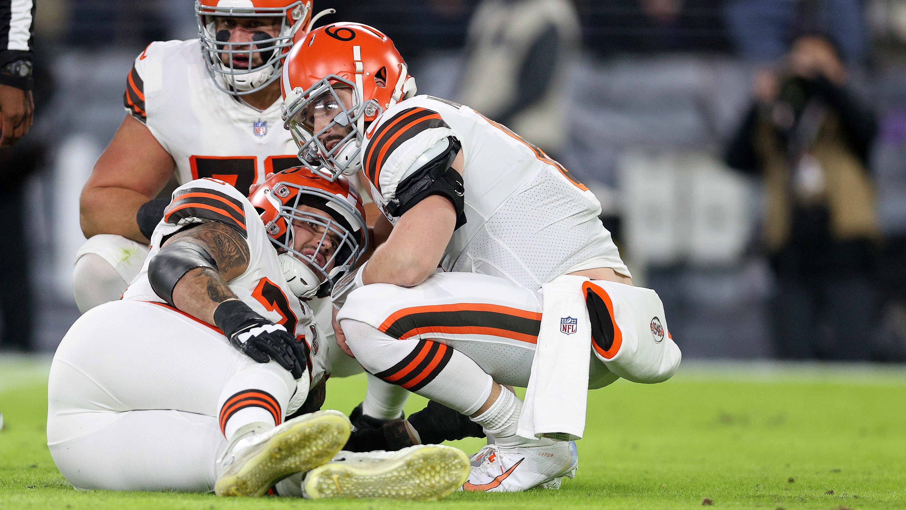 Browns tackle Conklin out 'multiple weeks' with elbow injury