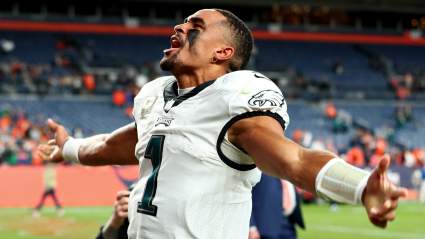 Eagles QB Jalen Hurts Sets Cowboys Legend Straight