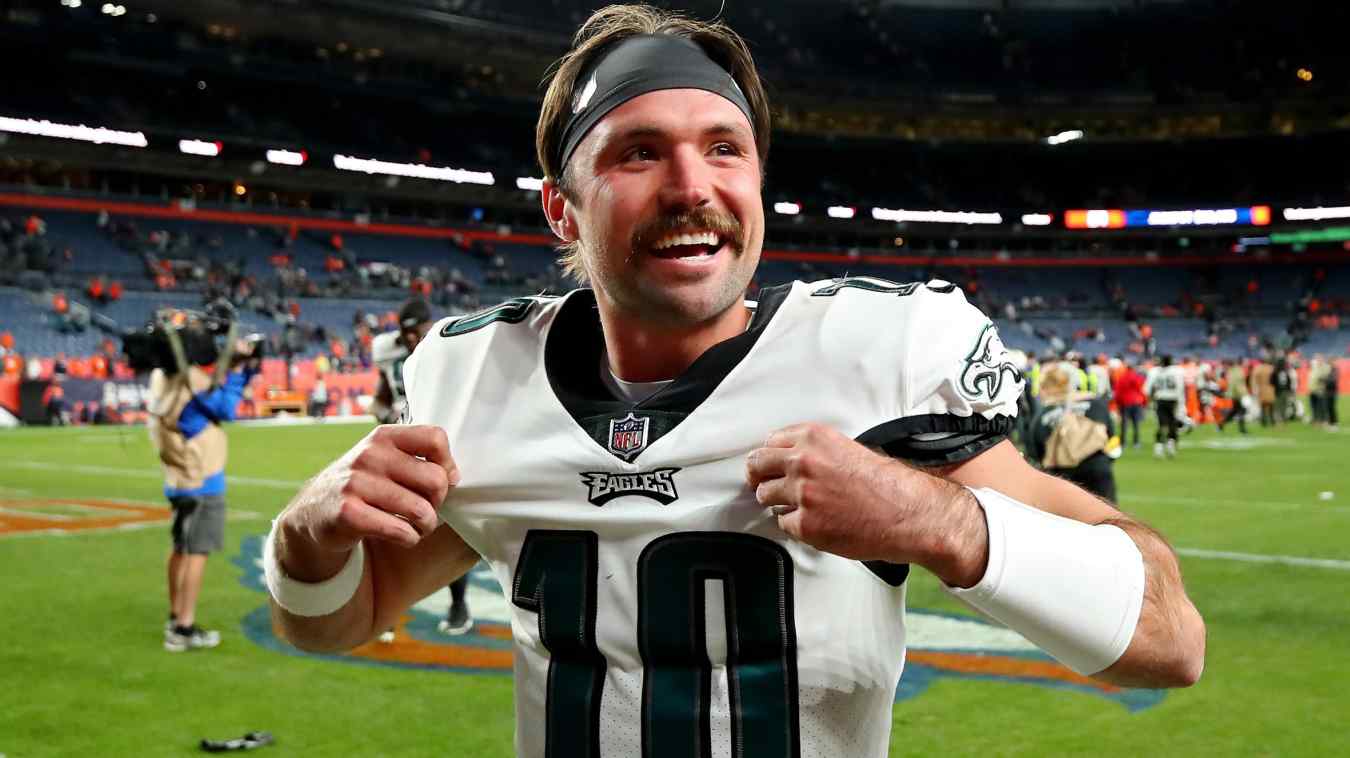 Eagles Update Shaky QB Situation: 'He's In Here Today'