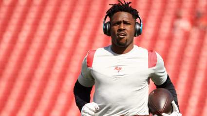 Bucs Make Final Call on Antonio Brown’s Status vs. Giants