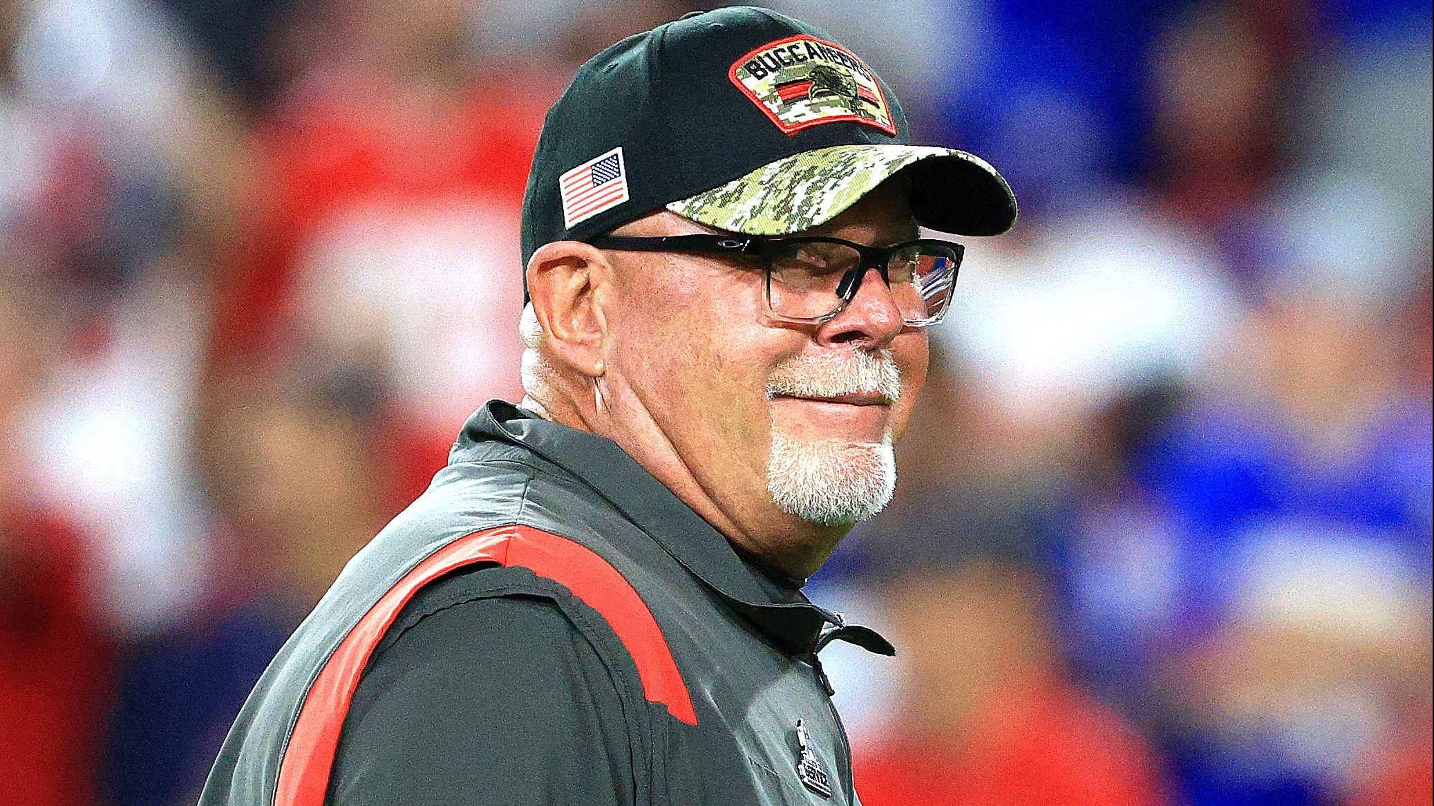 Buccaneers' Bruce Arians coaching through injury