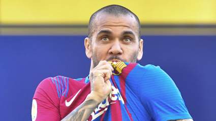 Dani Alves Sends Strong Message to Barcelona Ahead of UCL Clash