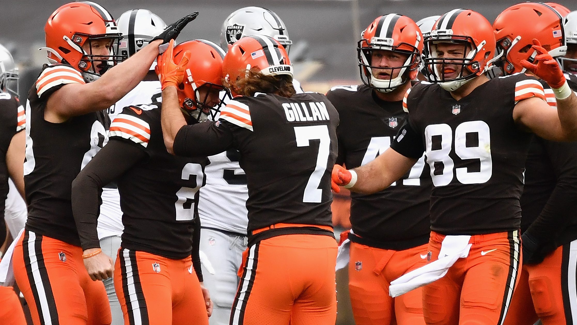 Browns waive punter Jamie Gillan, replaced by Dustin Colquitt 