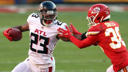 Latest 49ers RB Signing Already Has Size Advantage Over Current Backs