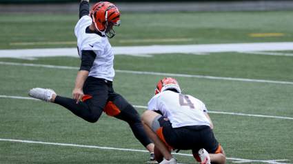 Steelers Try out 2 Specialists, 1 Is a ‘Water Bottle Flipping Legend’