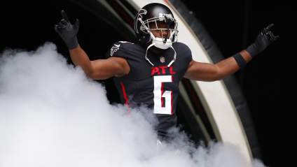 Top Pass-Rusher Missed Practice Again Ahead of Falcons vs. 49ers