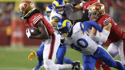 Broncos’ Super Bowl 50 MVP Gets First Sack With New Team