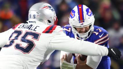 Twitter Reacts to Patriots Grind-It Out Win Over the Bills