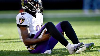 Ex-NFL Doc Offers ‘Good News’ on Lamar Jackson’s Injury