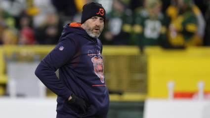 Bears Lineman Caught Using Dubious Tactics Against Packers: LOOK