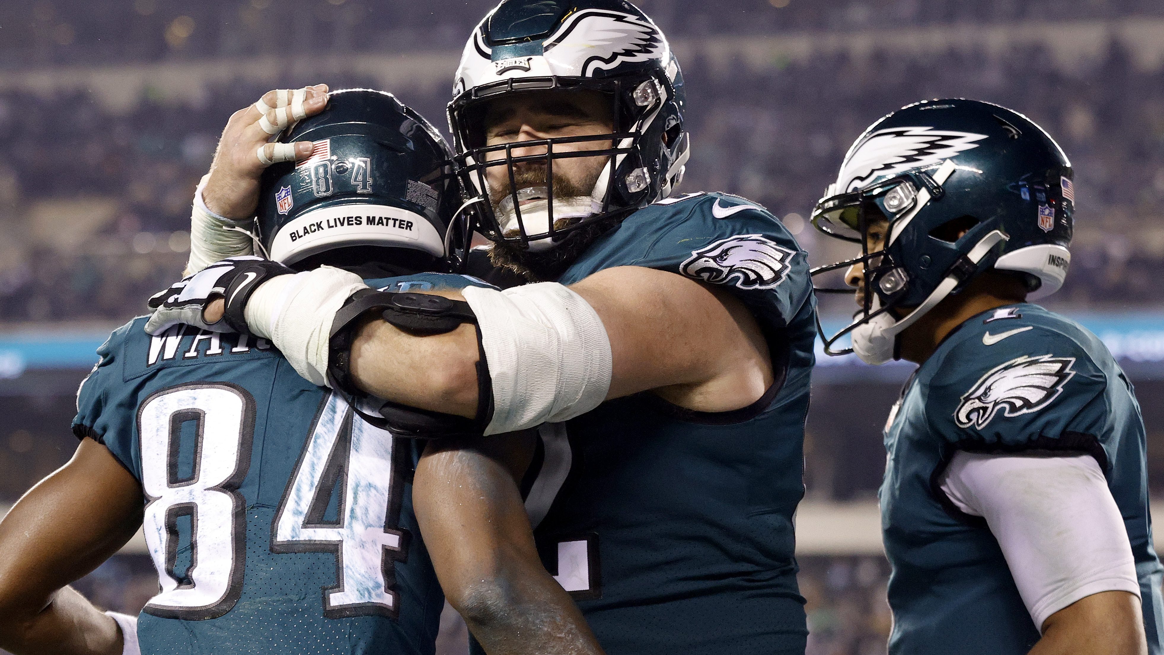 Philadelphia Eagles Contemplate Switching to Kelly Green Uniforms