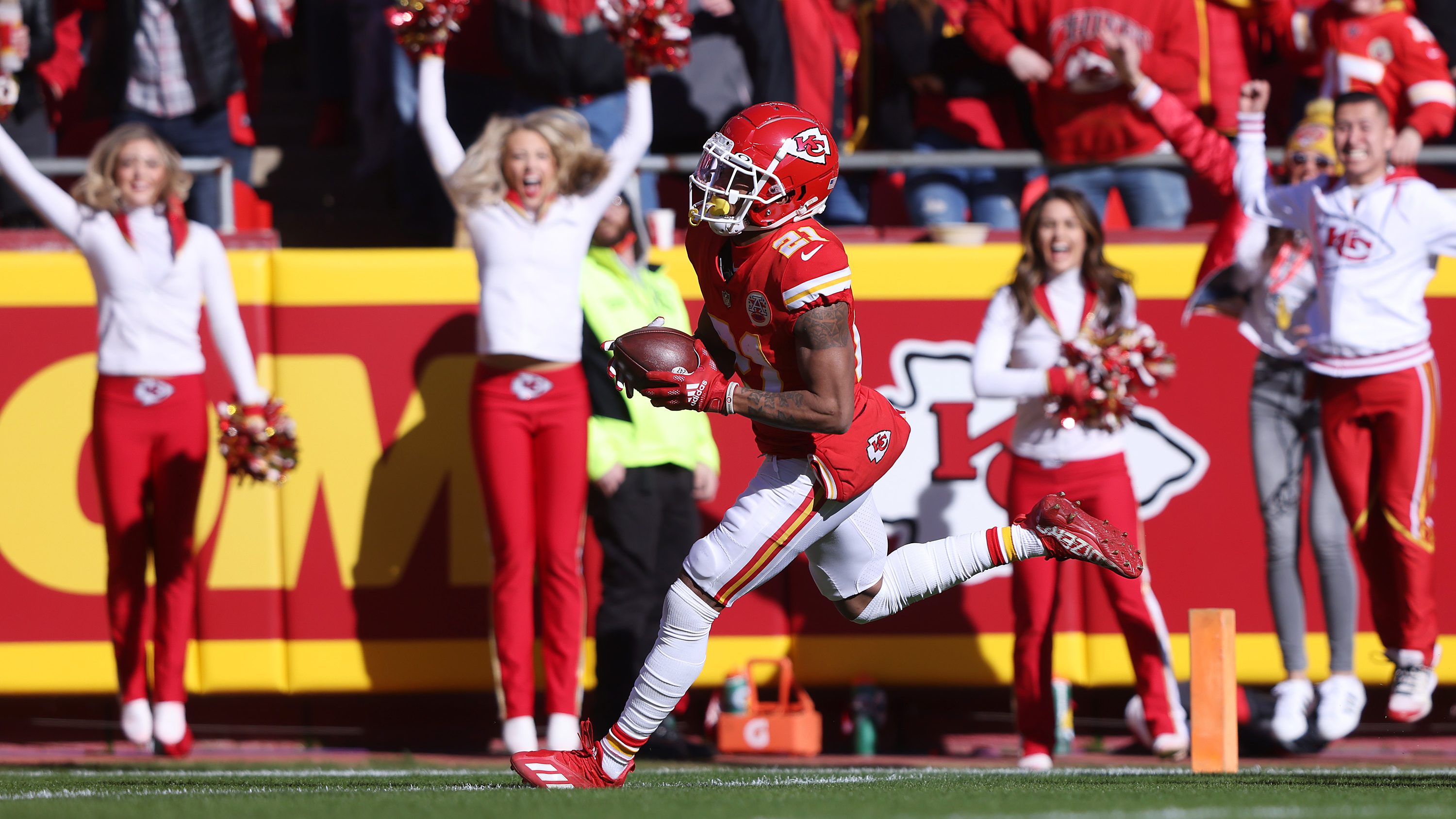 Ex-Chiefs CB Mike Hughes Signs With Lions: Report