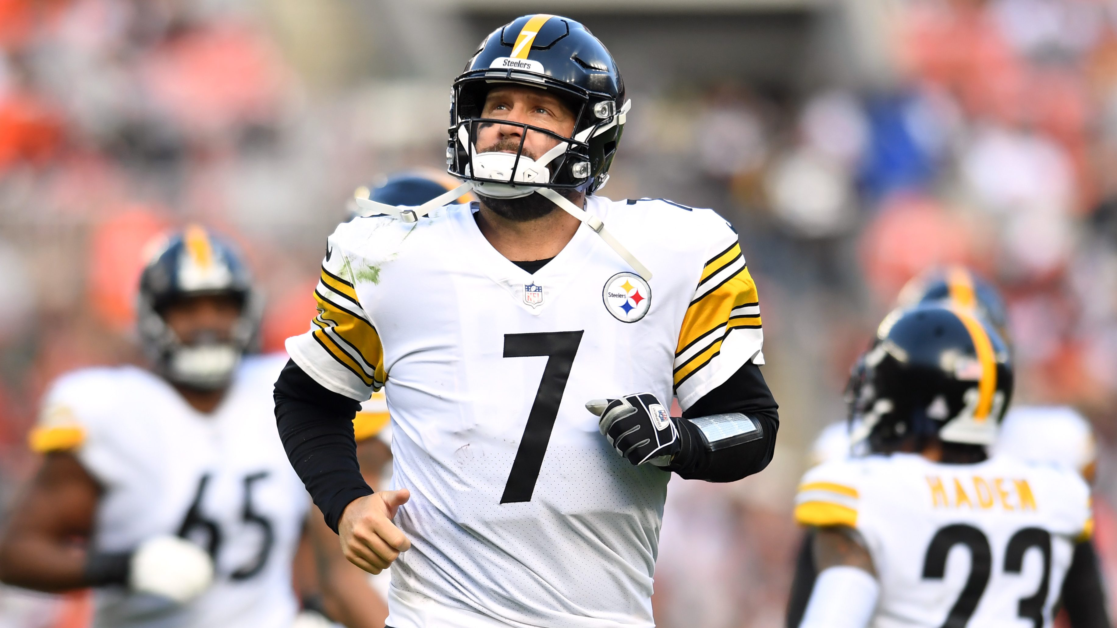 Fan Dubs Chiefs-Steelers Matchup Ben Roethlisberger's 'Retirement Party'