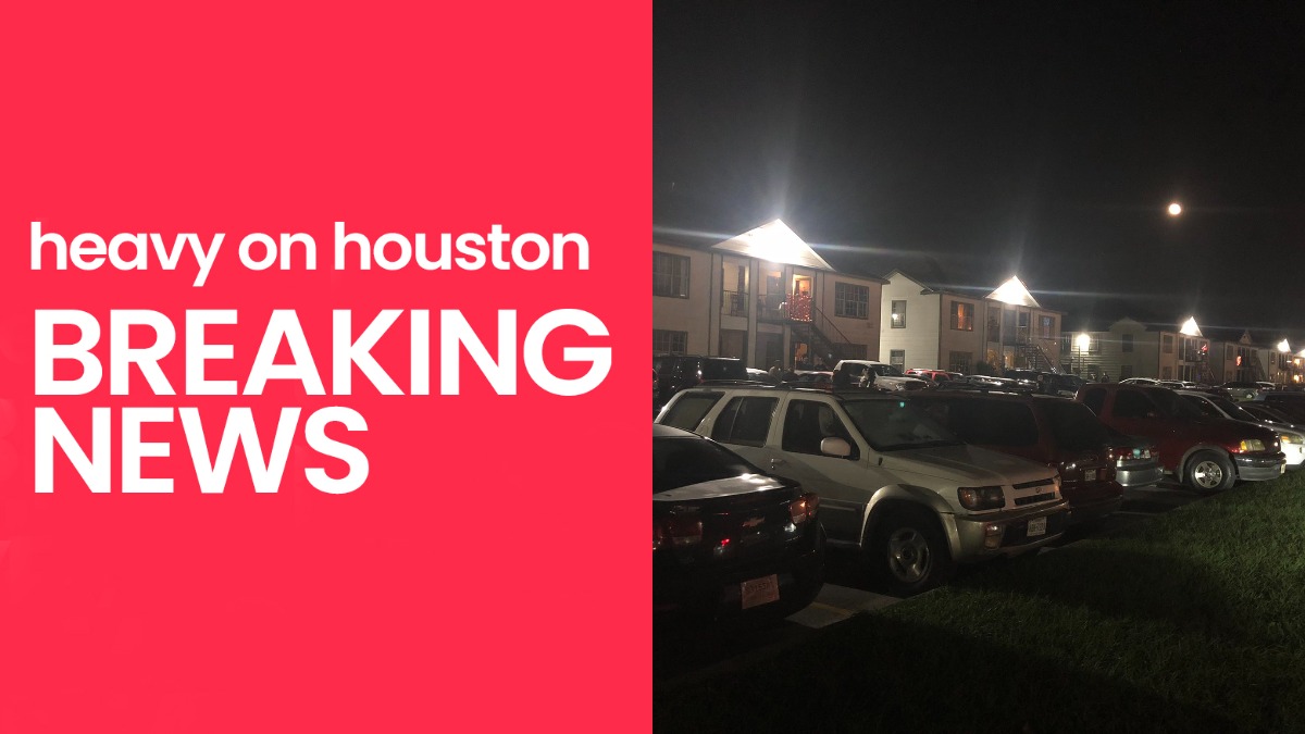 WATCH 3 Shot 1 Killed In Houston Home Invasion   Houston Home Invasion Triple Shooting 