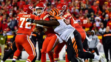 Chiefs Bulk Trenches With 2 Veteran Signings, Cut Reserve RB