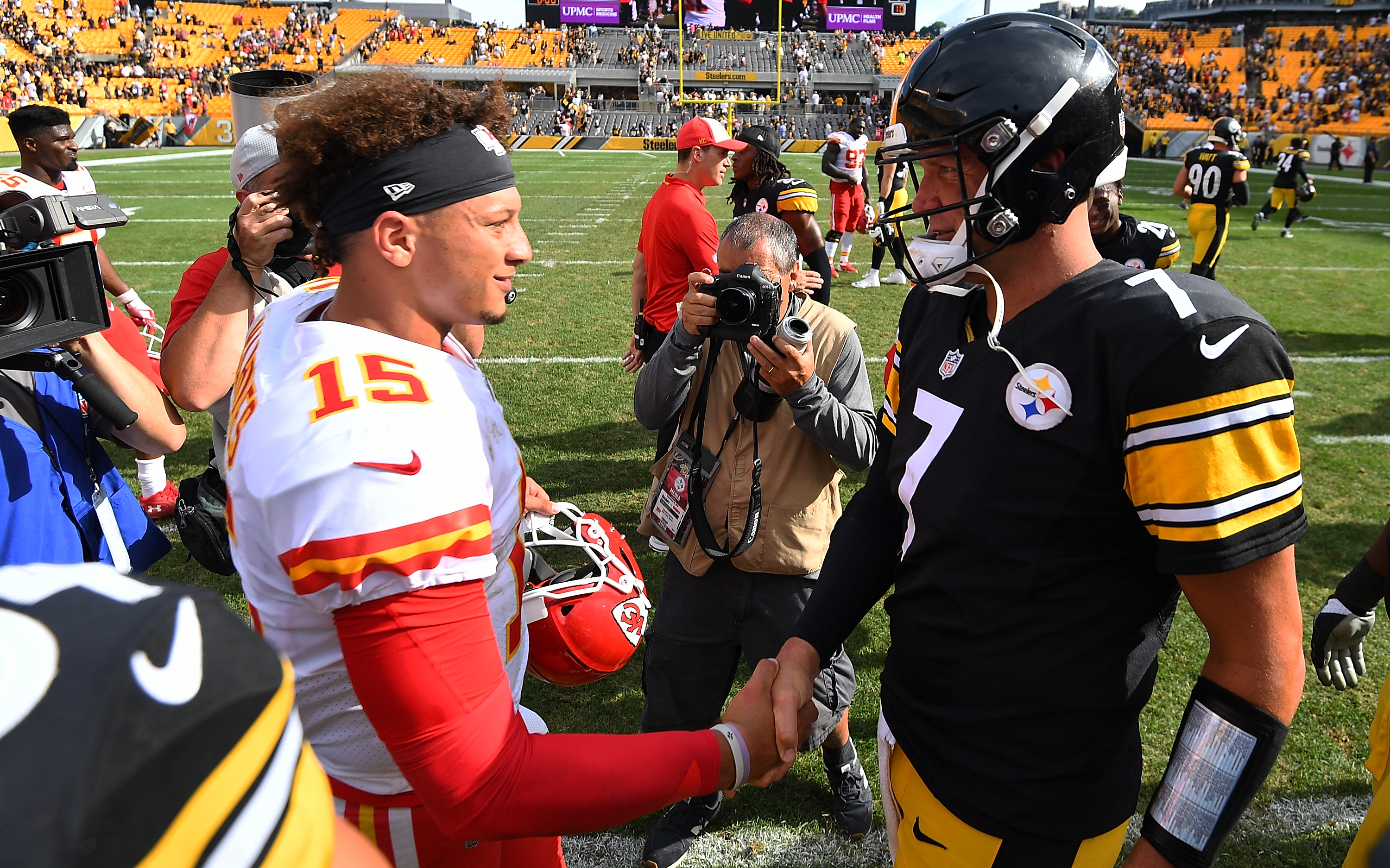 What Patrick Mahomes Told Ben Roethlisberger Chiefs-Steelers Playoff Game