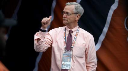 Walter Payton’s Son & Ex-GM Have Ominous Warnings for the Chicago Bears