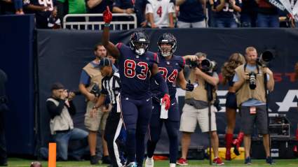 Lions Sign Productive Former NFL Tight End to Futures Contract