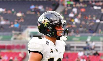 Patriots Sign Promising Rookie & 5 Others to Futures Contracts