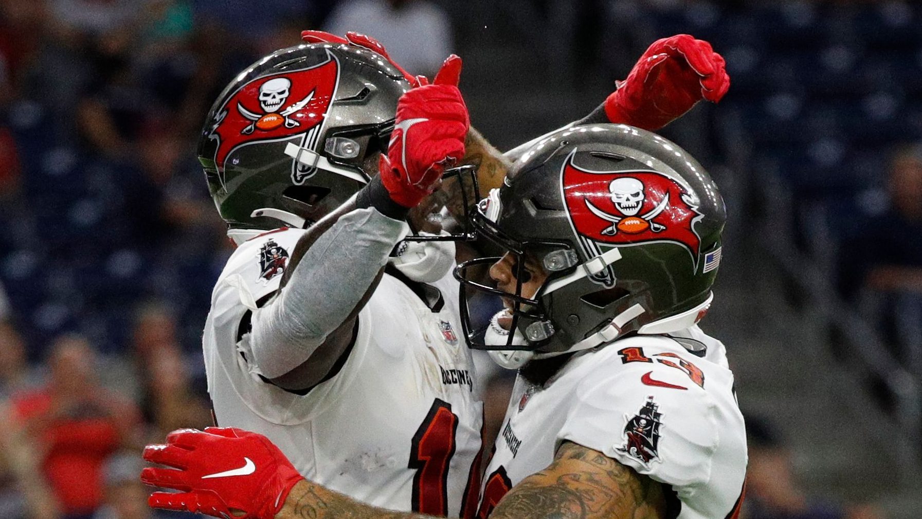 Mike Evans Breaks Silence on Bucs Contract Drama