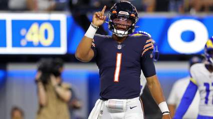Trade Proposal Sends 8-Time Pro Bowl QB to Bears for Justin Fields & Stud Defender