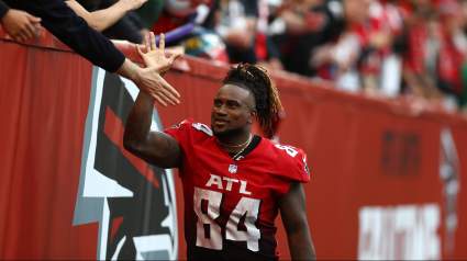 Falcons’ Star Named Among Best Bargains of 2021 and ’22 Free Agency