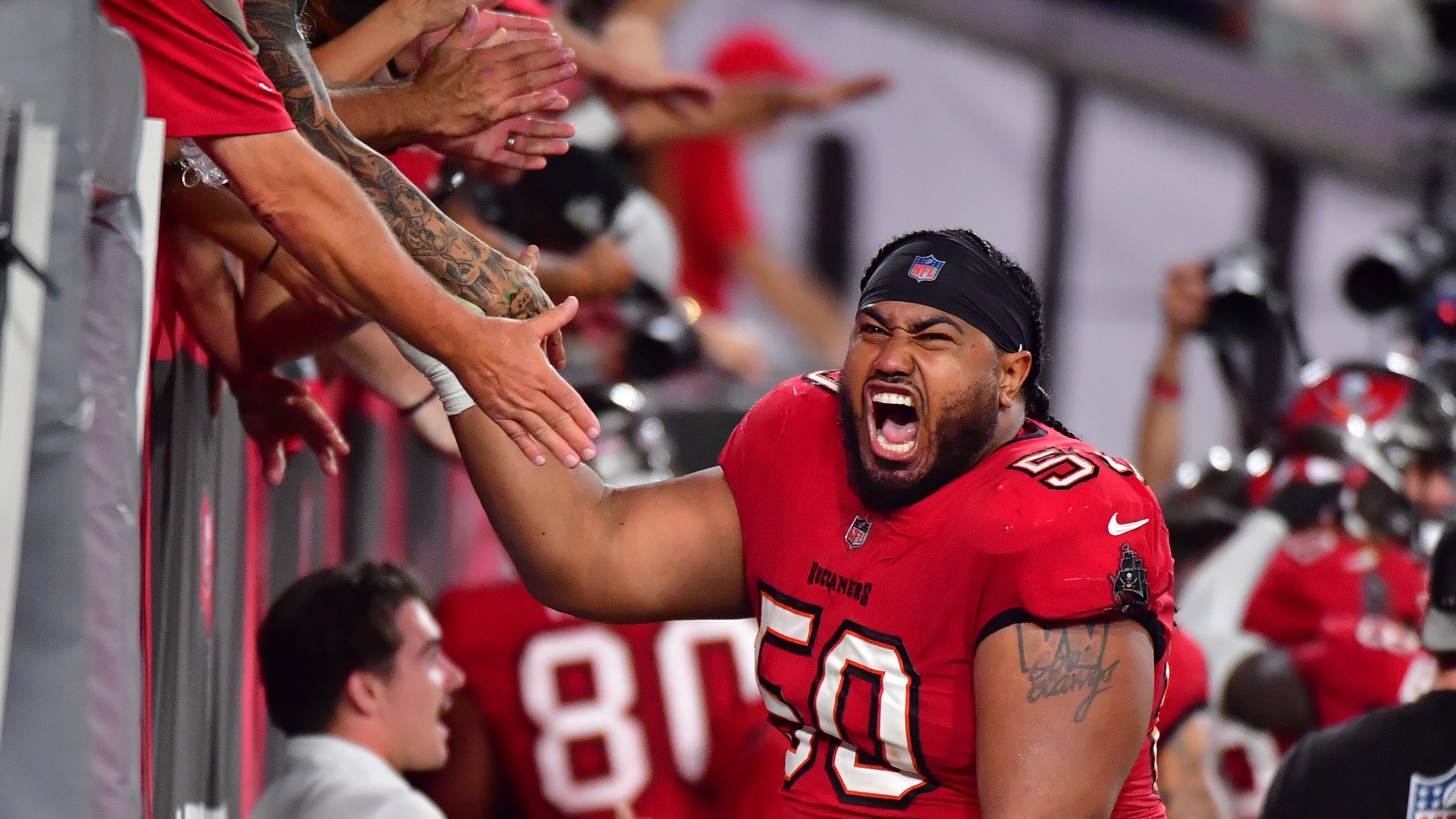 Tampa Bay Buccaneers pick up Vita Vea through 2022 season