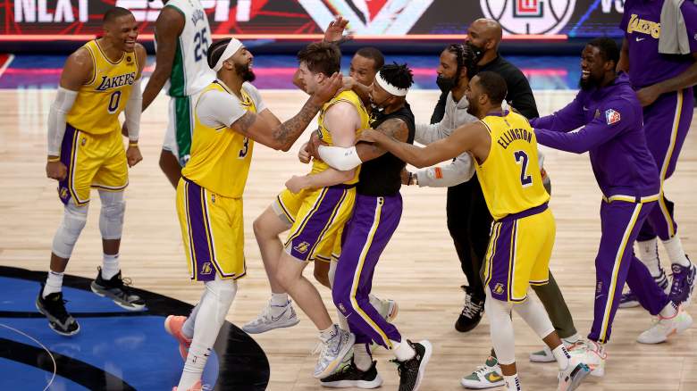 Austin Reaves, Lakers (center)