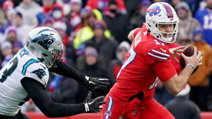 ‘QB Wrecker’ Reacts to Signing Deal with Hometown Eagles