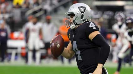 Derek Carr Stat Is ‘Incredible,’ Says Ex-Rival: ‘Roster Doesn’t Compare’