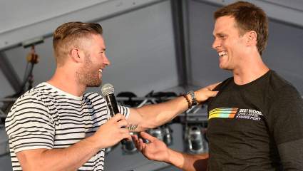 Ex-Pats Star Julian Edelman Sends Message to Bucs on Rumors