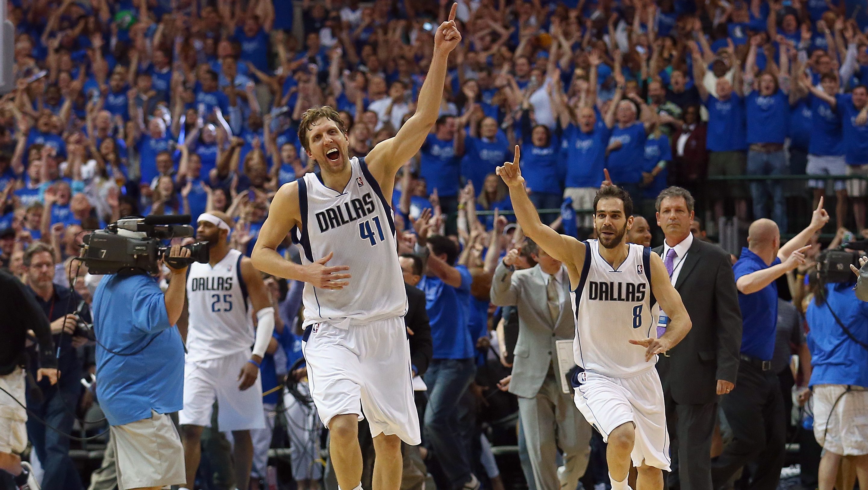 Dallas Mavericks Honor Dirk Nowitzki at Jersey Retirement Ceremony