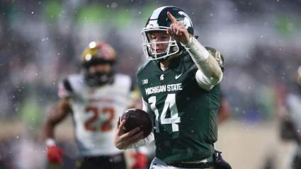 Giants Sign Ex-Patriots QB, 7 Others to Futures Contracts