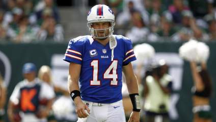 Former Bills QB Ryan Fitzpatrick Goes Shirtless at Frigid Playoff Win