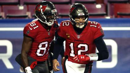 Bucs’ Tom Brady Makes Promise to Ex-Teammate Antonio Brown