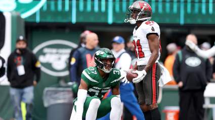 Le’Veon Bell Defends Antonio Brown After Walking Out on Bucs