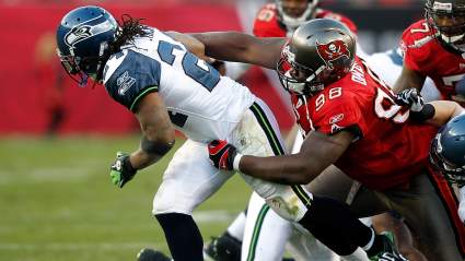 Raiders Hire Former Texans, Bucs DL to Replace Legendary Coach: Report