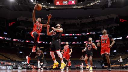 NBA Great Dwyane Wade Sends Strong Message on Bulls Rookie